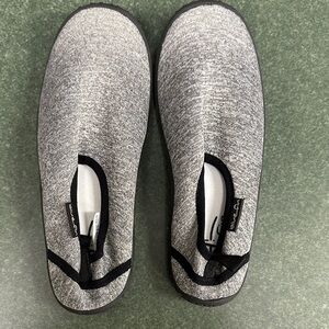 Blue Fin Women’s Slip-On Knit Water Shoes in Heather Gray and Black